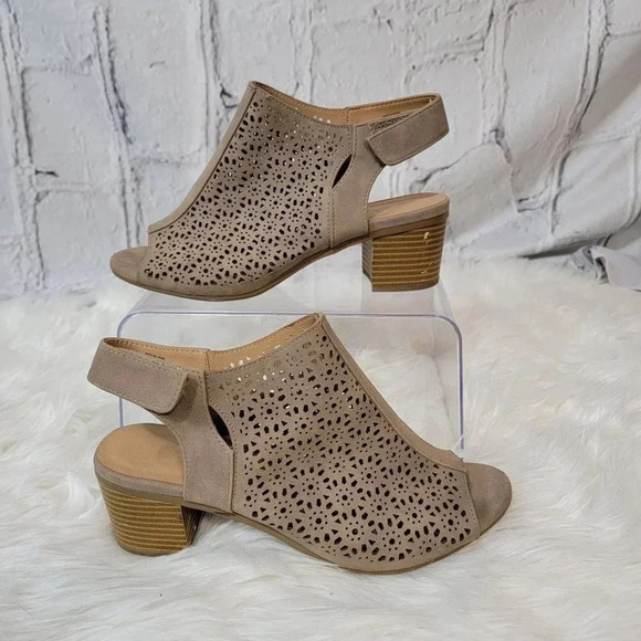 Coconuts Tan Sling Back Peep Toe Stacked Heel Velcro Sandals 8.5 - Picture 2 of 11